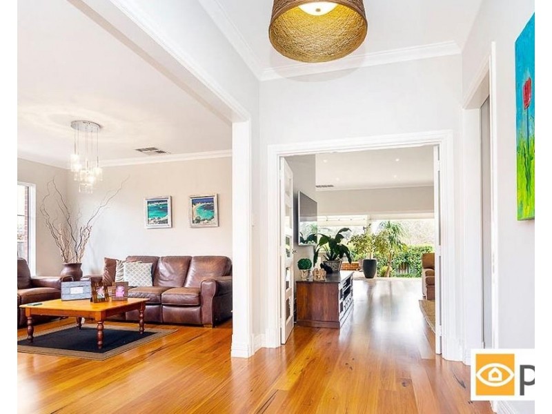 10 McKenna Glen, Mount Claremont WA 6010