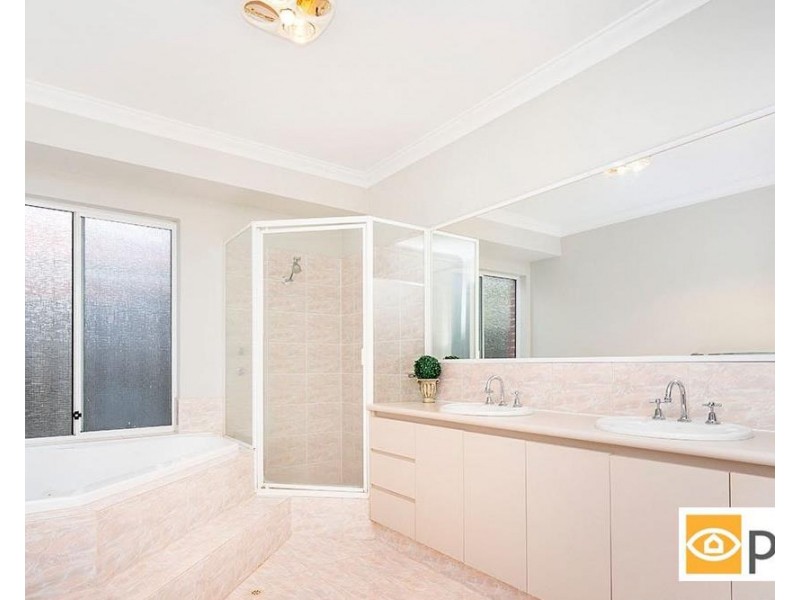 10 McKenna Glen, Mount Claremont WA 6010