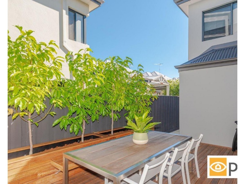 30 Pensioner Guard Road, North Fremantle WA 6159