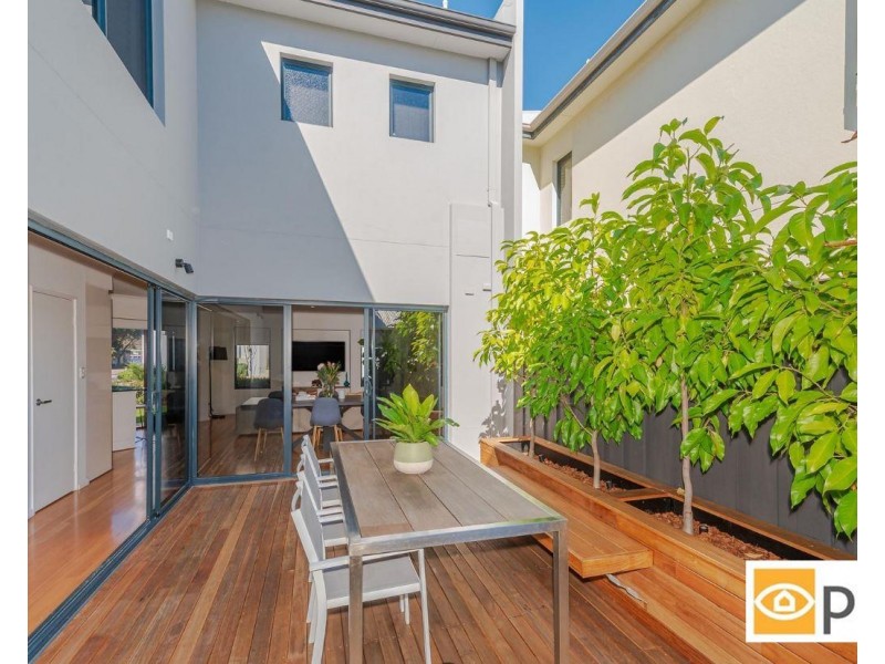 30 Pensioner Guard Road, North Fremantle WA 6159