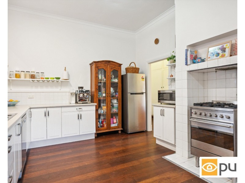 18 Newmarket Street, Beaconsfield WA 6162