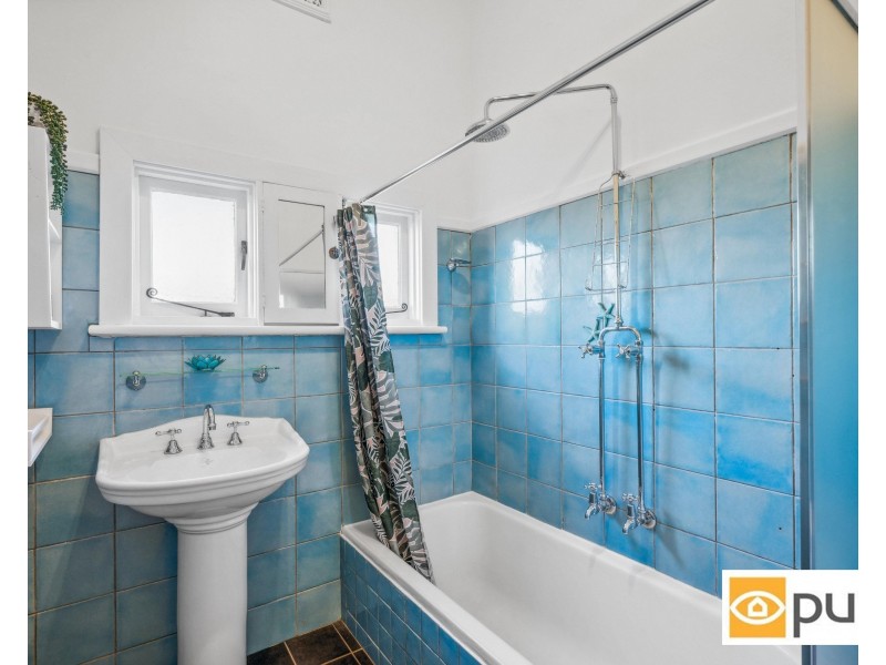 18 Newmarket Street, Beaconsfield WA 6162
