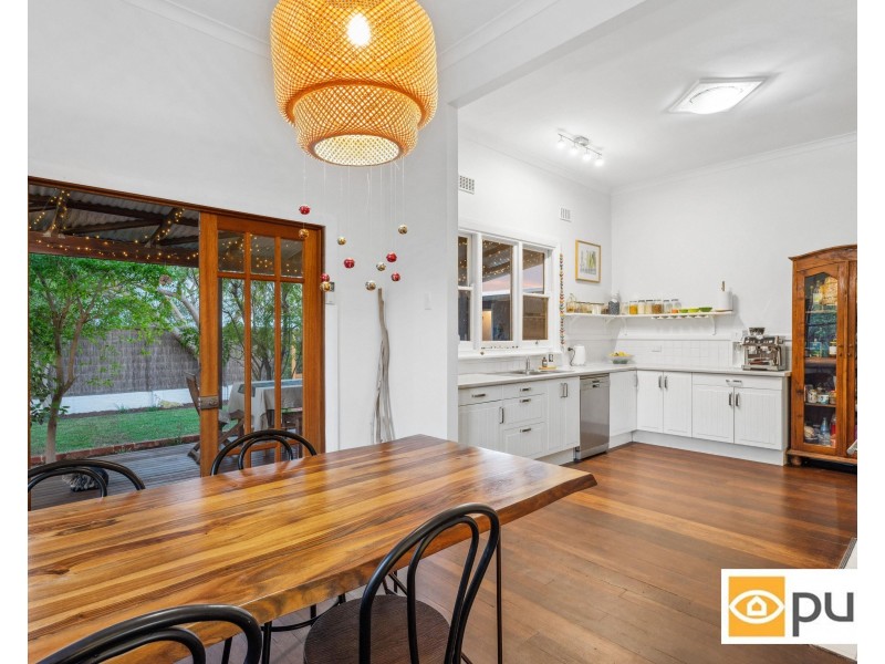 18 Newmarket Street, Beaconsfield WA 6162