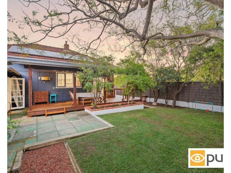 18 Newmarket Street, Beaconsfield WA 6162