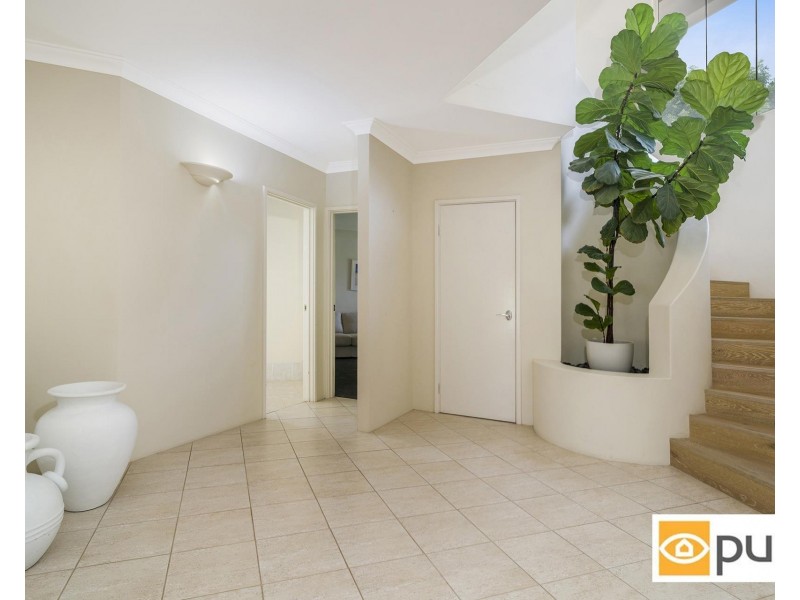 37 St Johns Wood Boulevard, Mount Claremont WA 6010