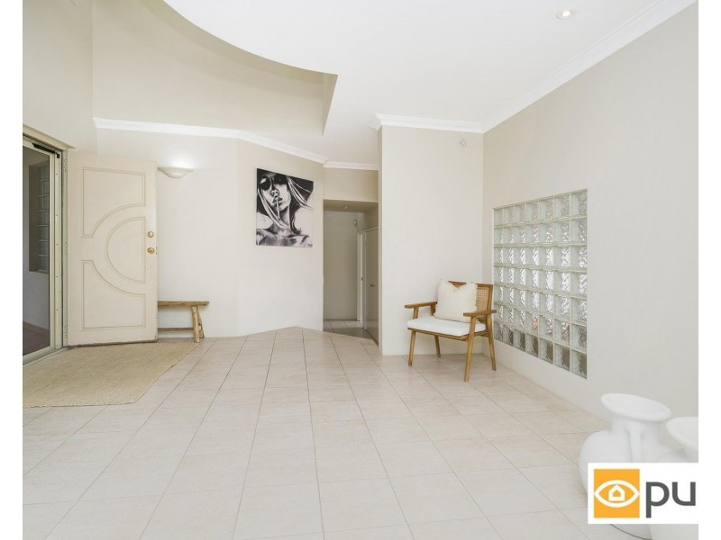 37 St Johns Wood Boulevard, Mount Claremont WA 6010