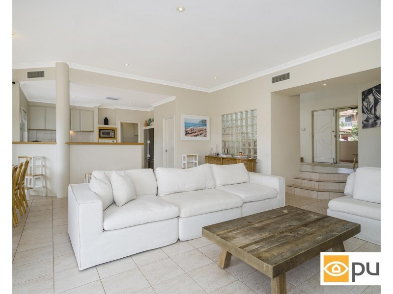 37 St Johns Wood Boulevard, Mount Claremont WA 6010