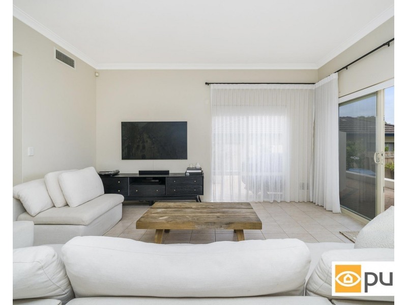37 St Johns Wood Boulevard, Mount Claremont WA 6010