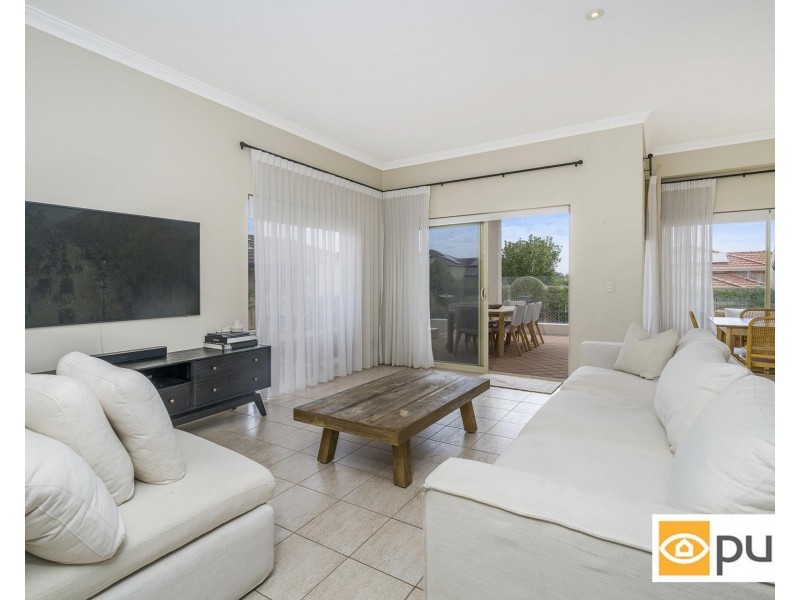37 St Johns Wood Boulevard, Mount Claremont WA 6010