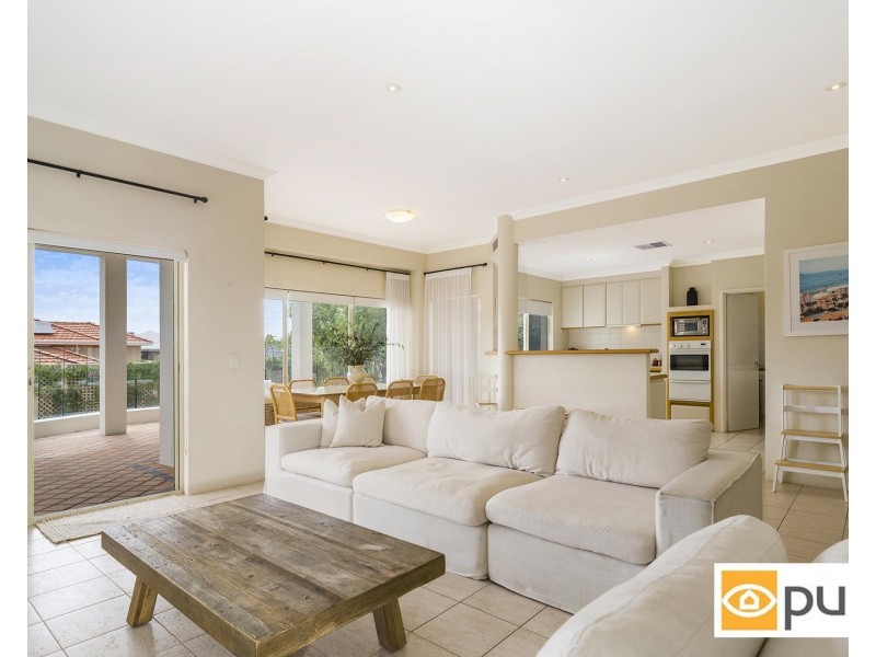 37 St Johns Wood Boulevard, Mount Claremont WA 6010