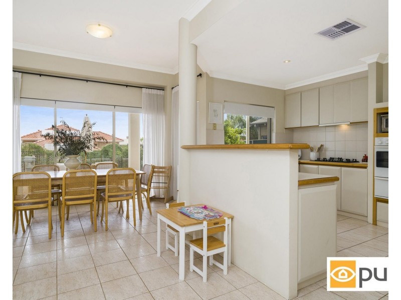 37 St Johns Wood Boulevard, Mount Claremont WA 6010