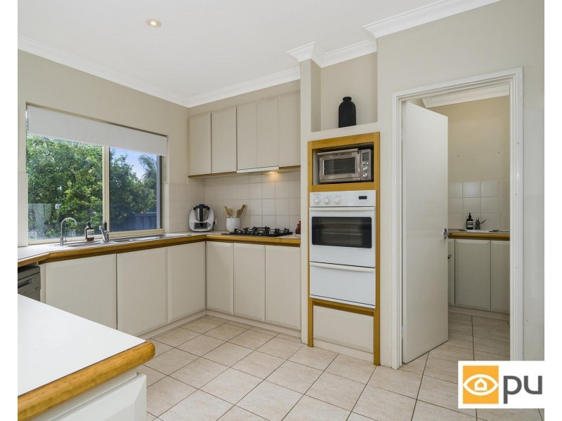 37 St Johns Wood Boulevard, Mount Claremont WA 6010