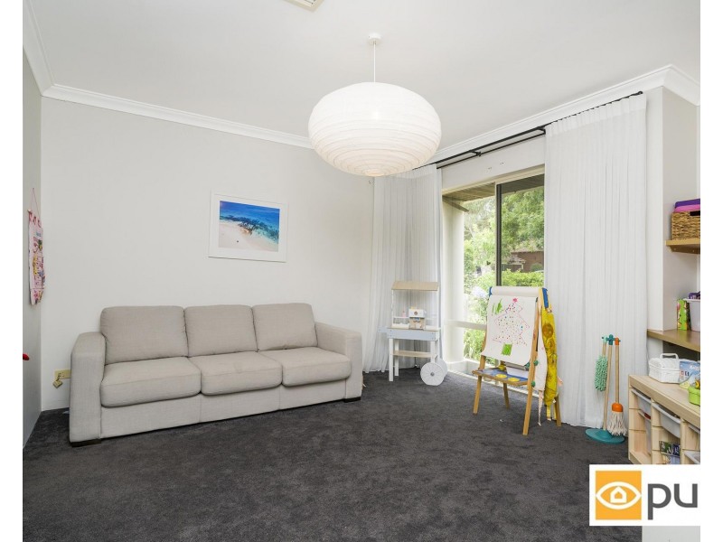 37 St Johns Wood Boulevard, Mount Claremont WA 6010