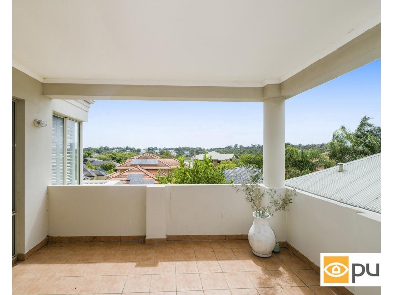 37 St Johns Wood Boulevard, Mount Claremont WA 6010