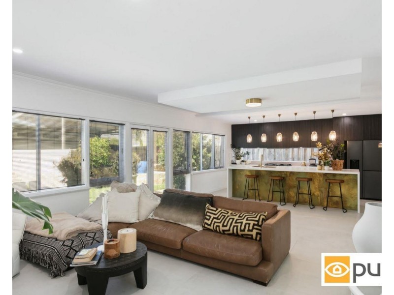 14 Roberta Street, Daglish WA 6008