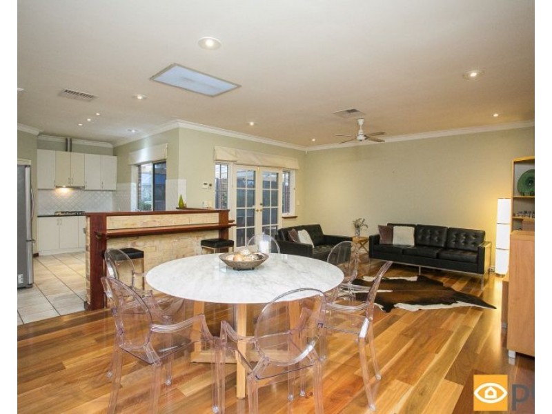 14 McKenna Glen, Mount Claremont WA 6010