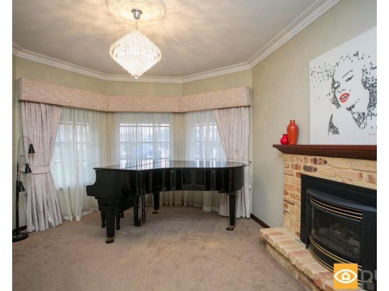 14 McKenna Glen, Mount Claremont WA 6010
