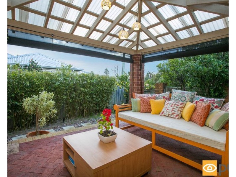 14 McKenna Glen, Mount Claremont WA 6010