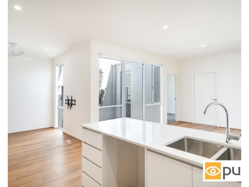 4/90 Winfield Street, Hamilton Hill WA 6163