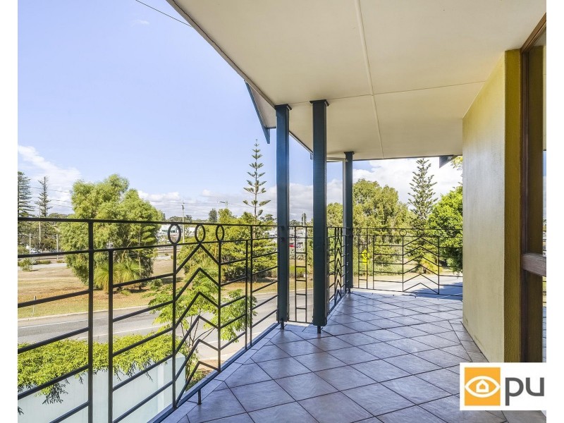 209 Curtin Avenue, Cottesloe WA 6011