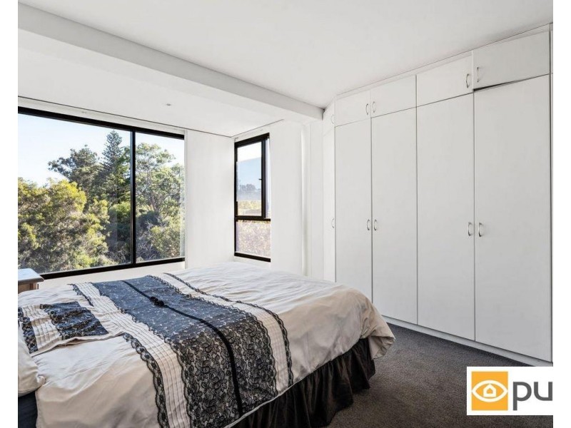 2/1 Wingfield Avenue, Crawley WA 6009