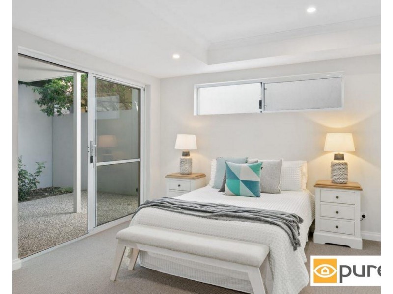 4/13 The Avenue, Crawley WA 6009