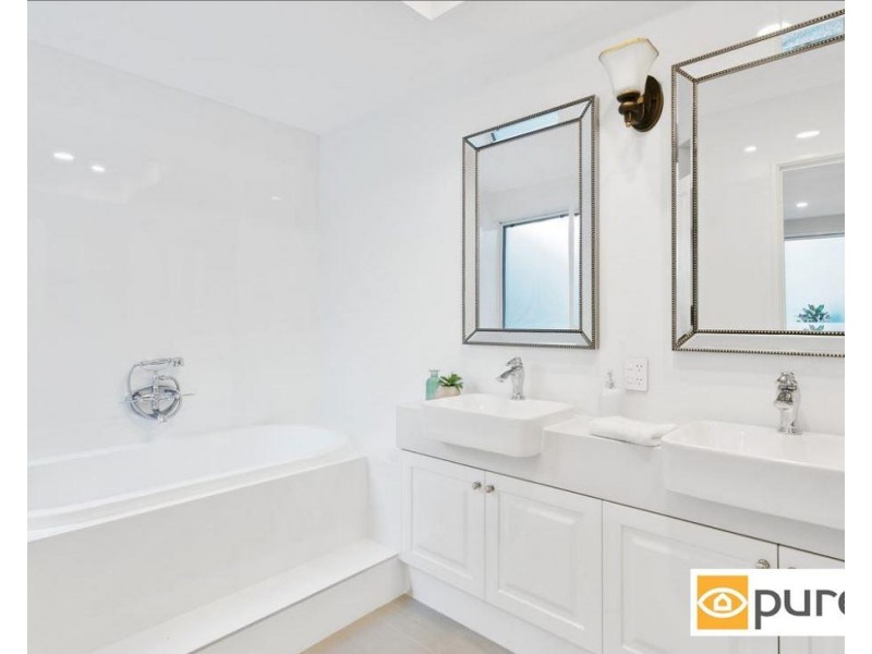 4/13 The Avenue, Crawley WA 6009