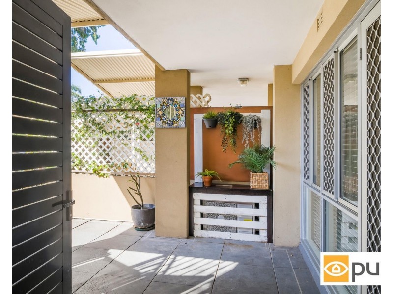 2/153 Fairway, Crawley WA 6009