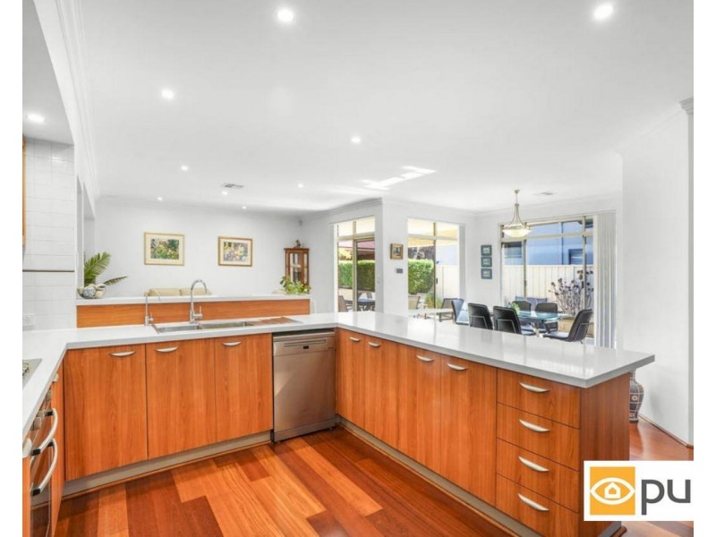 18 Cranberry Gardens, Stirling WA 6021