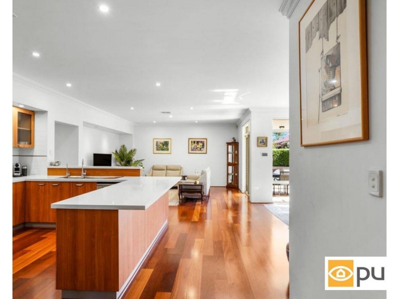 18 Cranberry Gardens, Stirling WA 6021