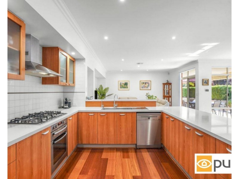 18 Cranberry Gardens, Stirling WA 6021