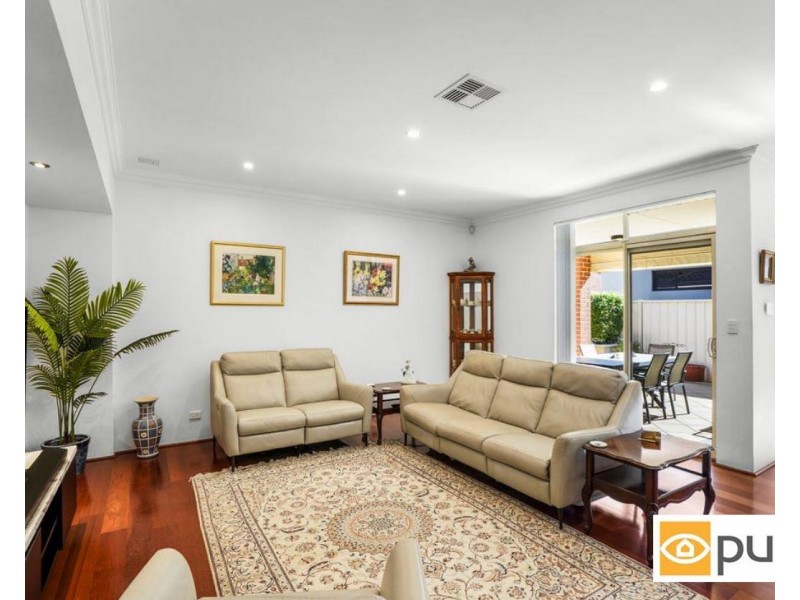 18 Cranberry Gardens, Stirling WA 6021