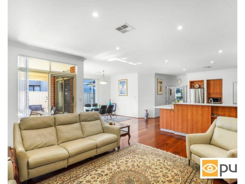 18 Cranberry Gardens, Stirling WA 6021