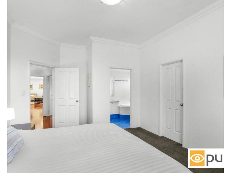 18 Cranberry Gardens, Stirling WA 6021