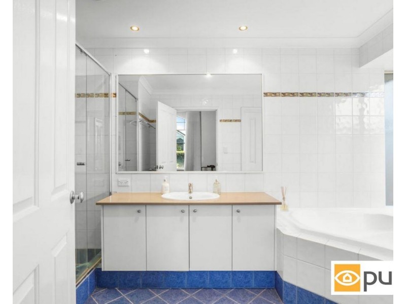 18 Cranberry Gardens, Stirling WA 6021