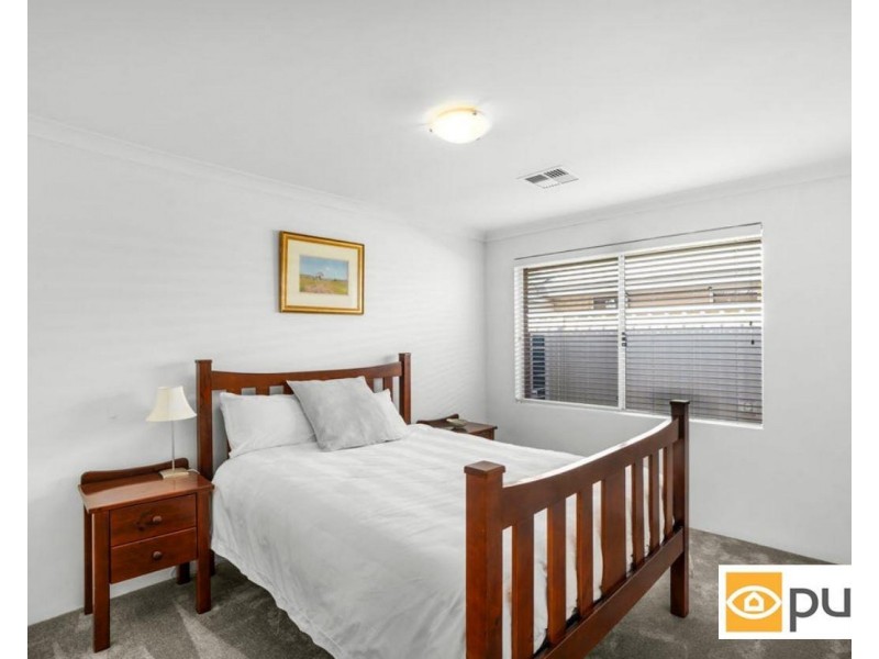 18 Cranberry Gardens, Stirling WA 6021