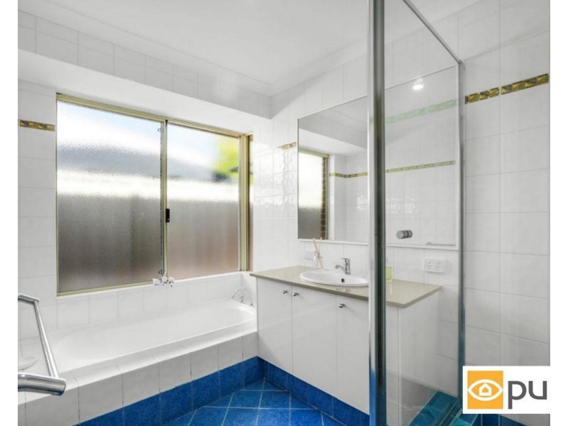 18 Cranberry Gardens, Stirling WA 6021