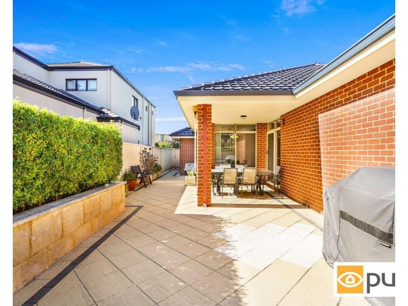 18 Cranberry Gardens, Stirling WA 6021