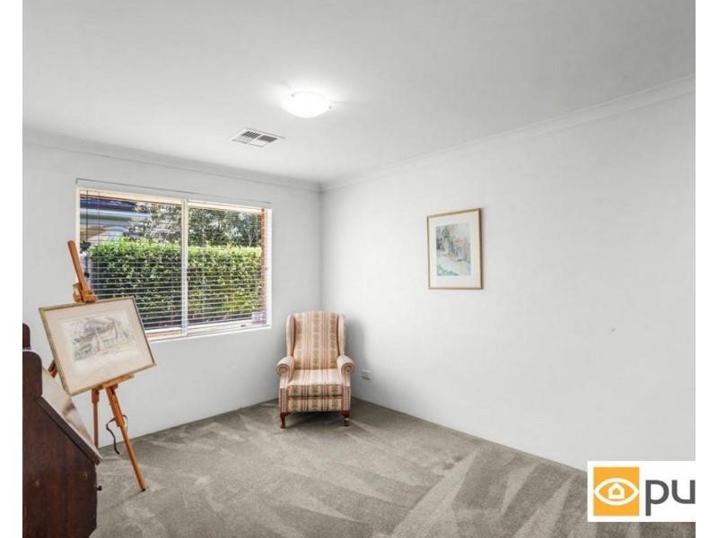 18 Cranberry Gardens, Stirling WA 6021