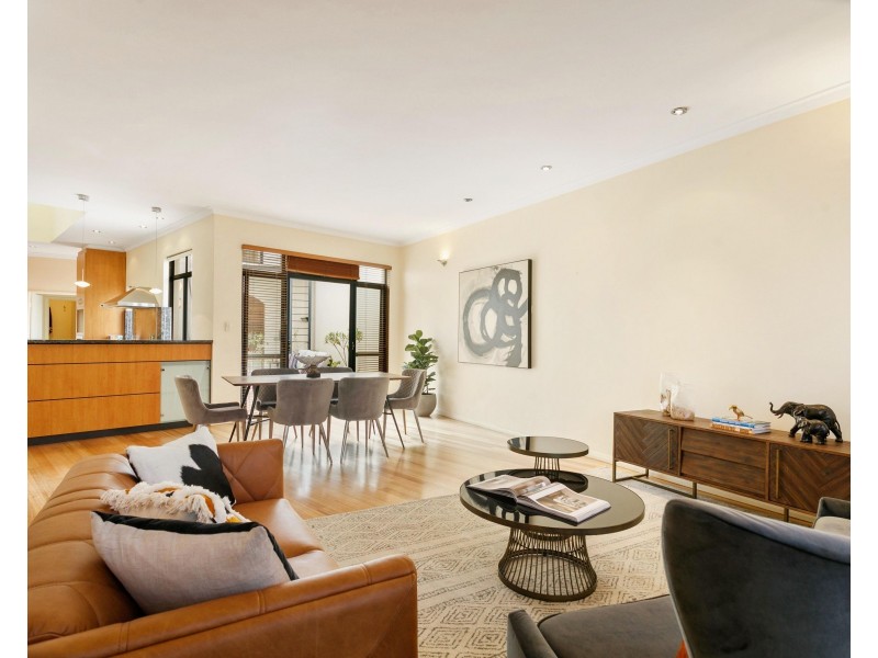 20 Mere View Way, Subiaco WA 6008