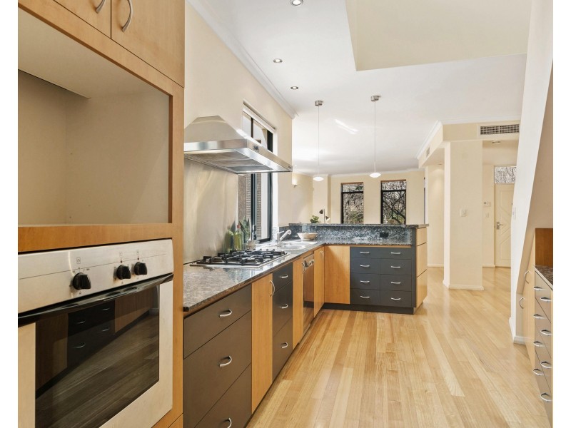 20 Mere View Way, Subiaco WA 6008