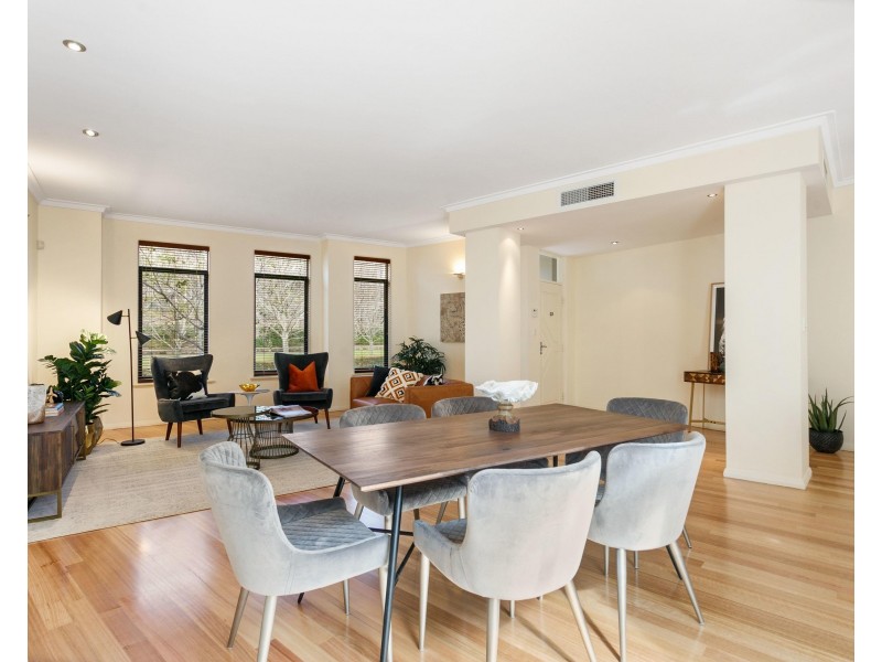 20 Mere View Way, Subiaco WA 6008
