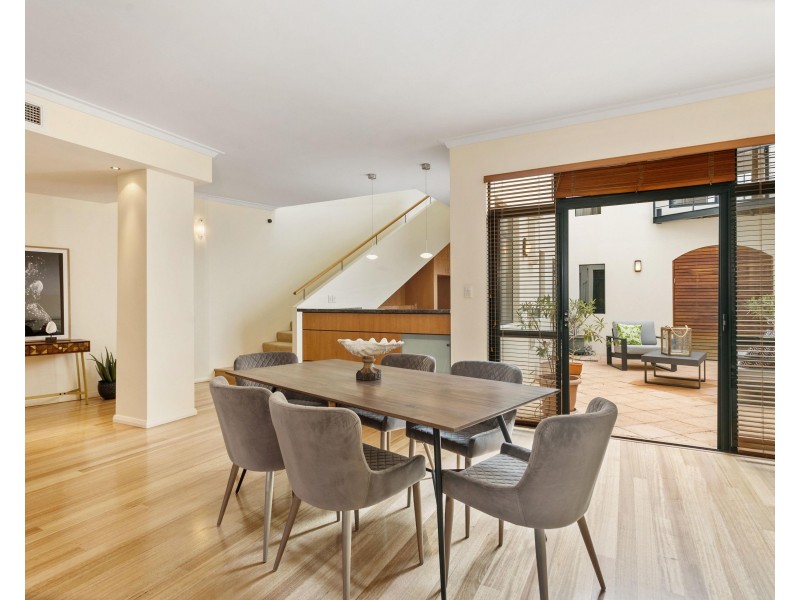 20 Mere View Way, Subiaco WA 6008