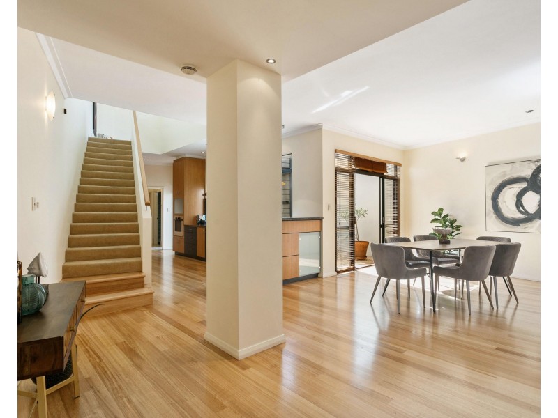 20 Mere View Way, Subiaco WA 6008