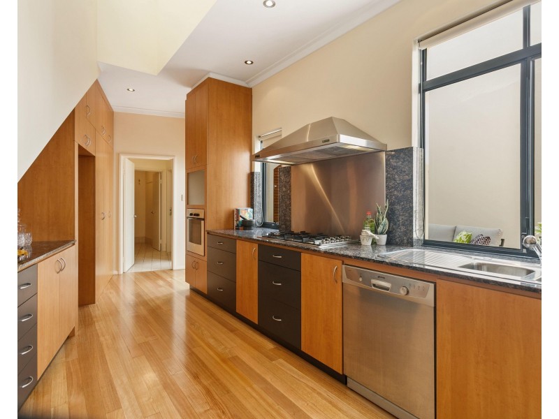 20 Mere View Way, Subiaco WA 6008