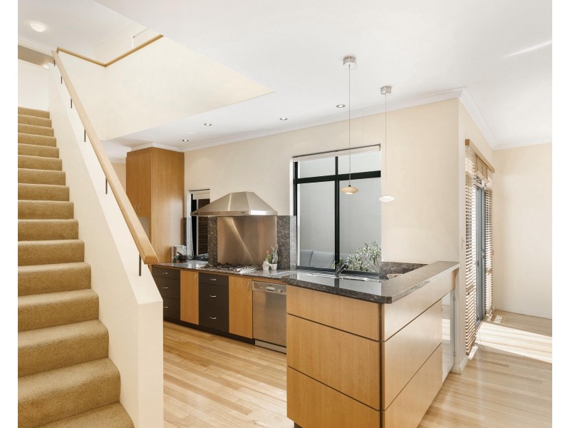 20 Mere View Way, Subiaco WA 6008