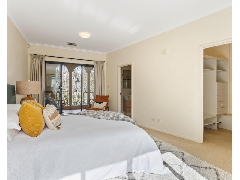 20 Mere View Way, Subiaco WA 6008