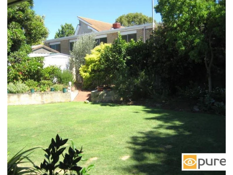 7 Guy Place, Melville WA 6156