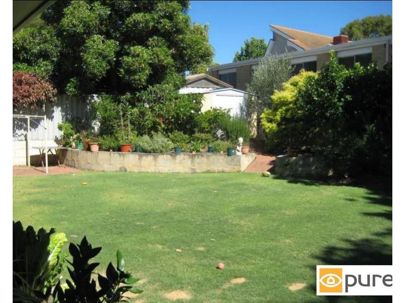 7 Guy Place, Melville WA 6156