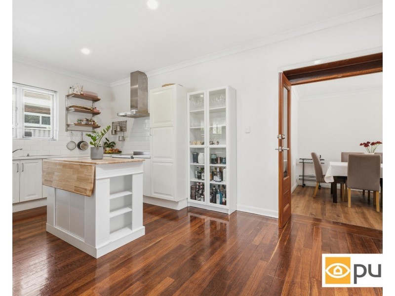 8 Bennewith Street, Hilton WA 6163